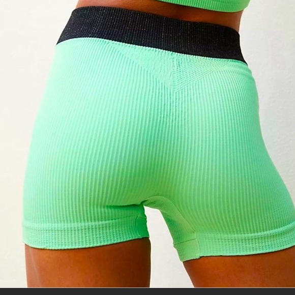 Free People || NWT || Fresh Cut Prajna Activewear Seamless Shorts - Picture 2 of 6